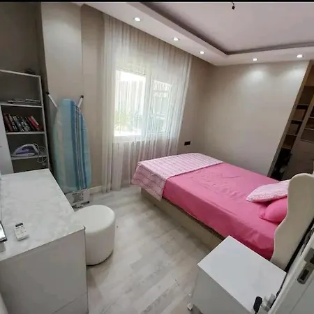 Apartment Konyaalti'nda Luks Havuzlu 1+1 *