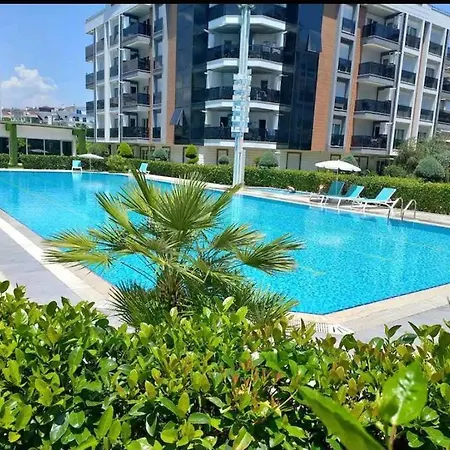 Apartment Konyaalti'nda Luks Havuzlu 1+1 Antalya