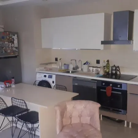 Konyaalti'nda Luks Havuzlu 1+1 Apartment *